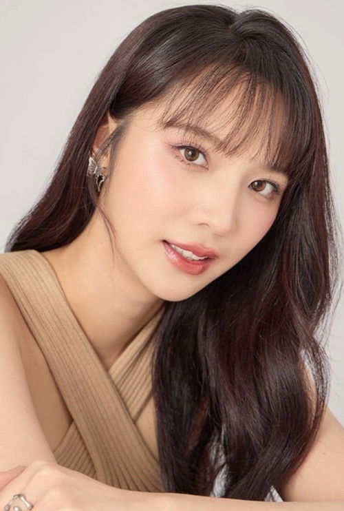 พลอยชมพู ศุภทรัพย์